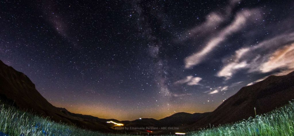 Castelluccio di Norcia notti stellate foto notturne a Castelluccio di Norcia