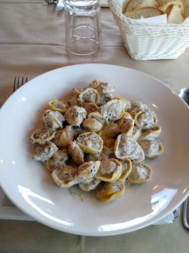tortellini al tartufo del ristorante cioccora e misterino di castelluccio di norcia